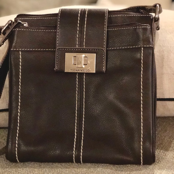 Tignanello Handbags - Tignanello crossbody leather purse